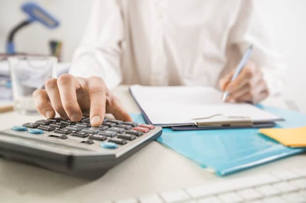 תשלום מס על פיצויים – כל מה שצריך לדעת